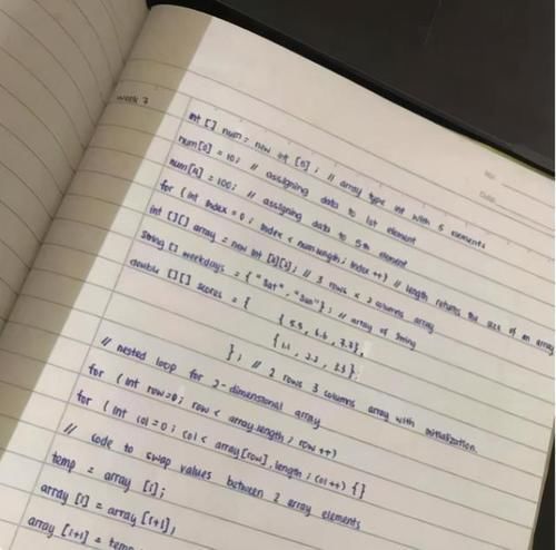 工整&有种字体叫“蚂蚁体”，看起来乖巧娟秀，阅卷老师看见却想扣分