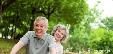 老人们!晚年想要有一个“善终”,有3样东西,无论如何也不能交给儿女