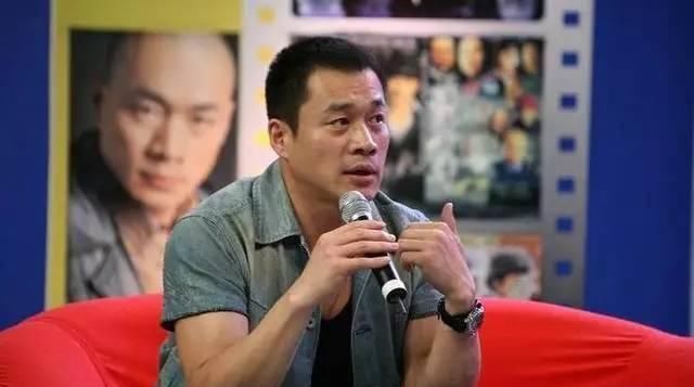 一家人|50岁“武松”丁海峰,娶大2岁才女相爱至今,一家人幸福不已