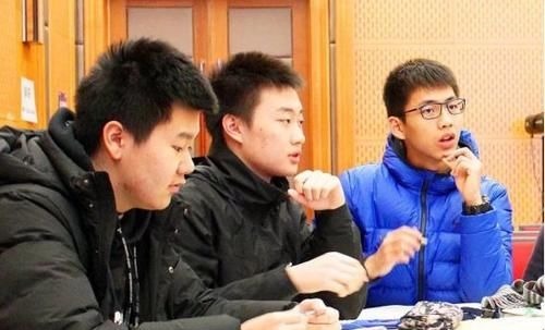 平庸|长大后有出息的孩子,班级成绩往往都是这3类,你在其中吗?