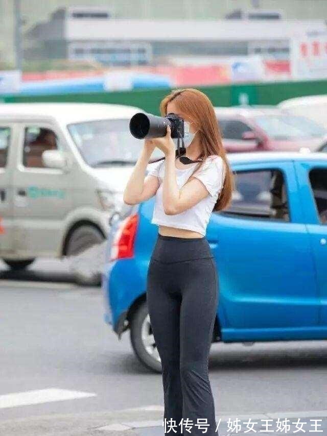 穿搭 展现个性的打底裤穿搭青春感十足,塑造长腿美女的风范,清新特别!