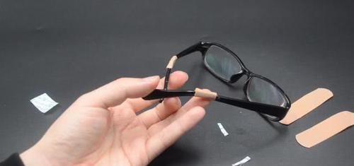 在门上贴个创可贴太实用了,解决了很多家庭的困扰,知道的人不多