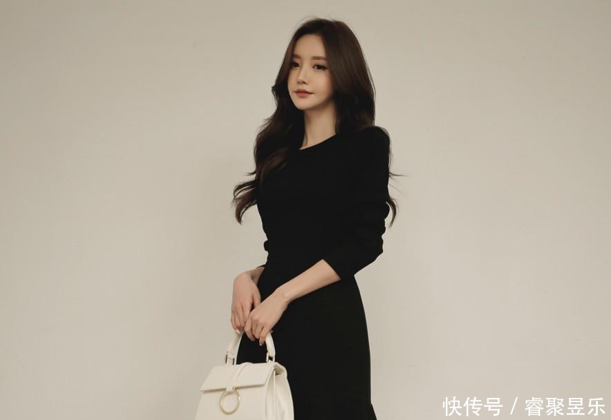 鱼尾|女神珠珠:玛丽哥特旧式乌黑单色鱼尾裙!