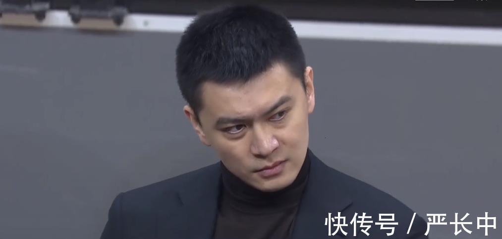 进攻|半场落后13分！广东进攻哑火被打爆，易建联5中0险遭张镇麟隔扣