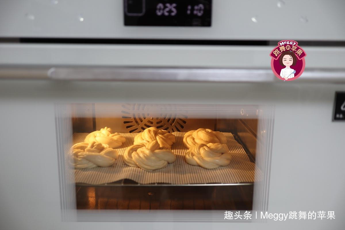 发面|教你做个绣球花卷，又白又嫩又暄软，发面多加一料，面团高又白