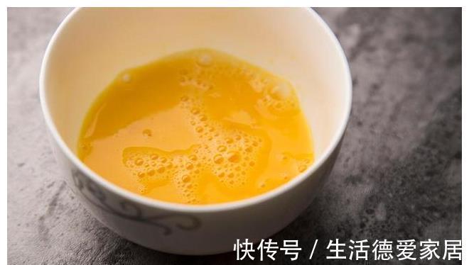 炒鸡蛋时,多加2味,鸡蛋松散软嫩,不硬更好吃