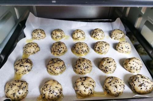 椒香酥脆的小点心,免打发,简单拌一拌,烤一烤方便又美味