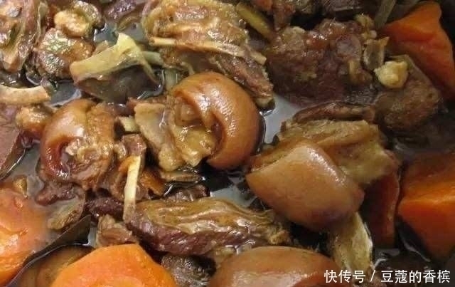 好吃|炒菜是中间放盐，还是最后放盐？很多人放的顺序错了，难怪不好吃