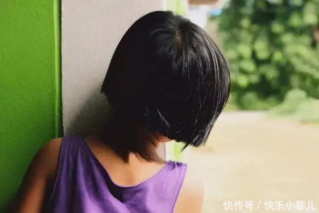 苗头|孩子内心自卑,行为上会有这三个苗头,父母多关注,让他打开心结