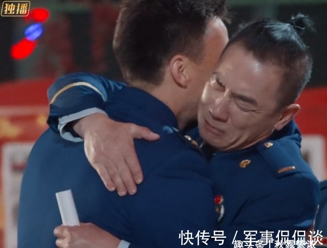 帮陈小春做引体向上,写信给jasper,艾站长:应采儿带孩子过来玩