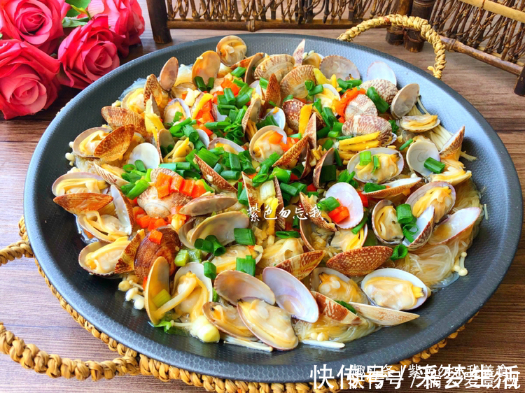美味|花蛤最好吃的做法,不焯水不爆炒,肉质鲜嫩还美味,超解馋