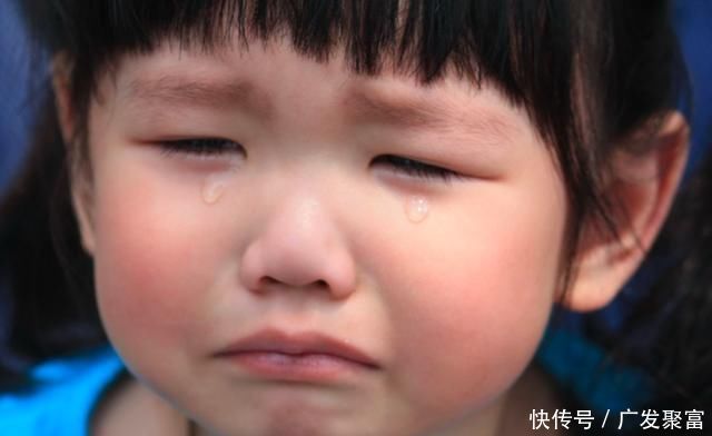 妈妈|'我偷了一块巧克力',三位妈妈三种教法,十年后差距不是一星半点