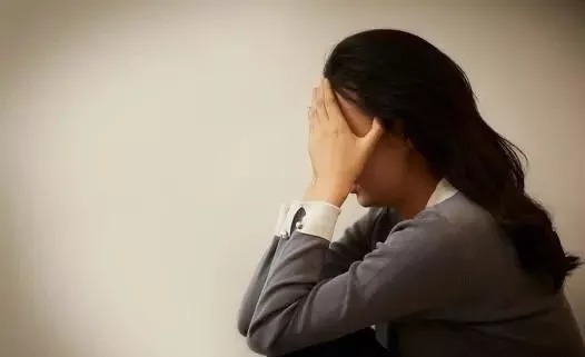 宁心安神|多疾病刮拨这个穴位就能轻松搞定,一拨就灵!快去试试吧!