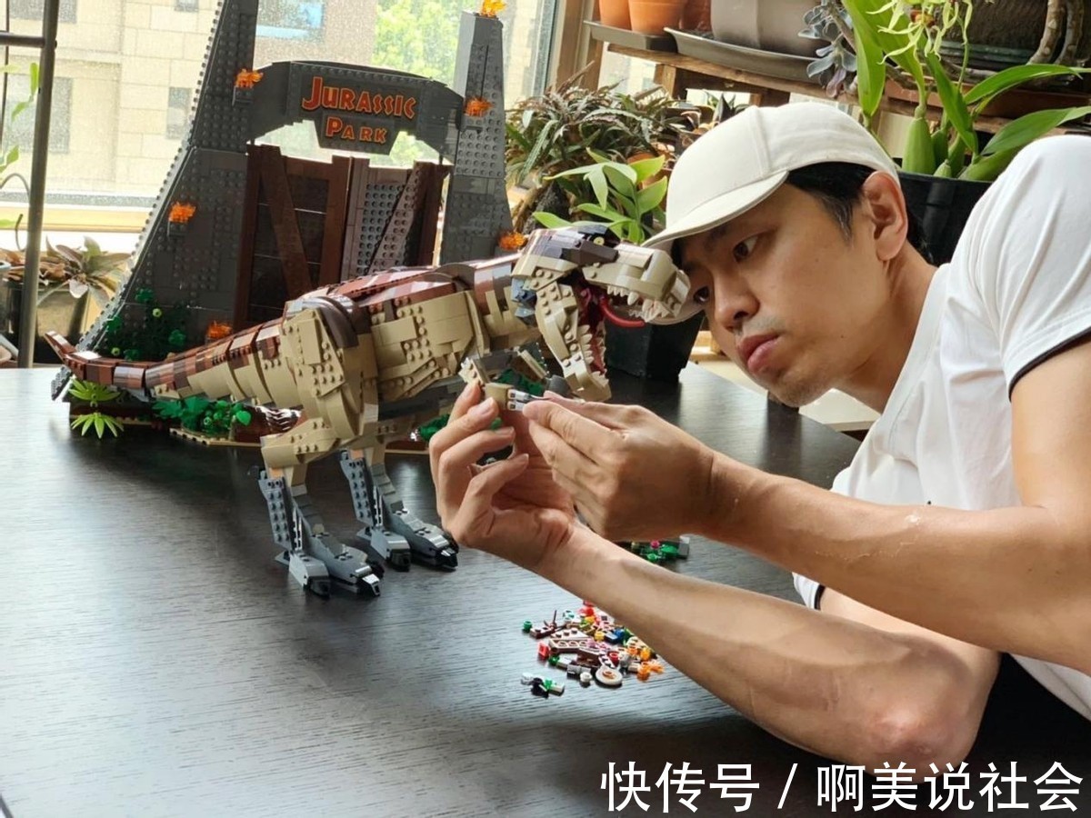 警察|“鬼才之眼”王昱珩一战成名三战封神,助警察成功破案,如今咋样