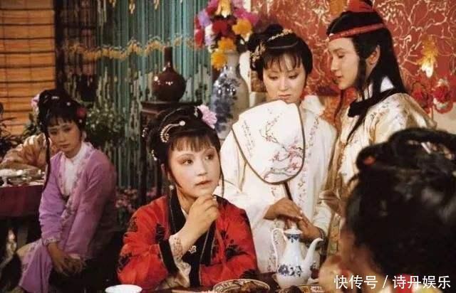 花袭人|花袭人嫁给蒋玉菡后,对贾宝玉有多绝情作者两处细节揭她的底