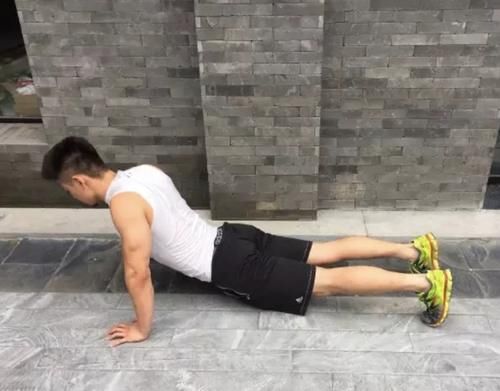 卡路里|男性一口气做多少俯卧撑算优秀？若过40岁，不妨对照表格自测一下