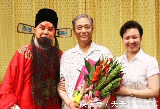 师父@张学津后事:全体徒弟跪拜高喊:“师父,我们都是您的儿子”