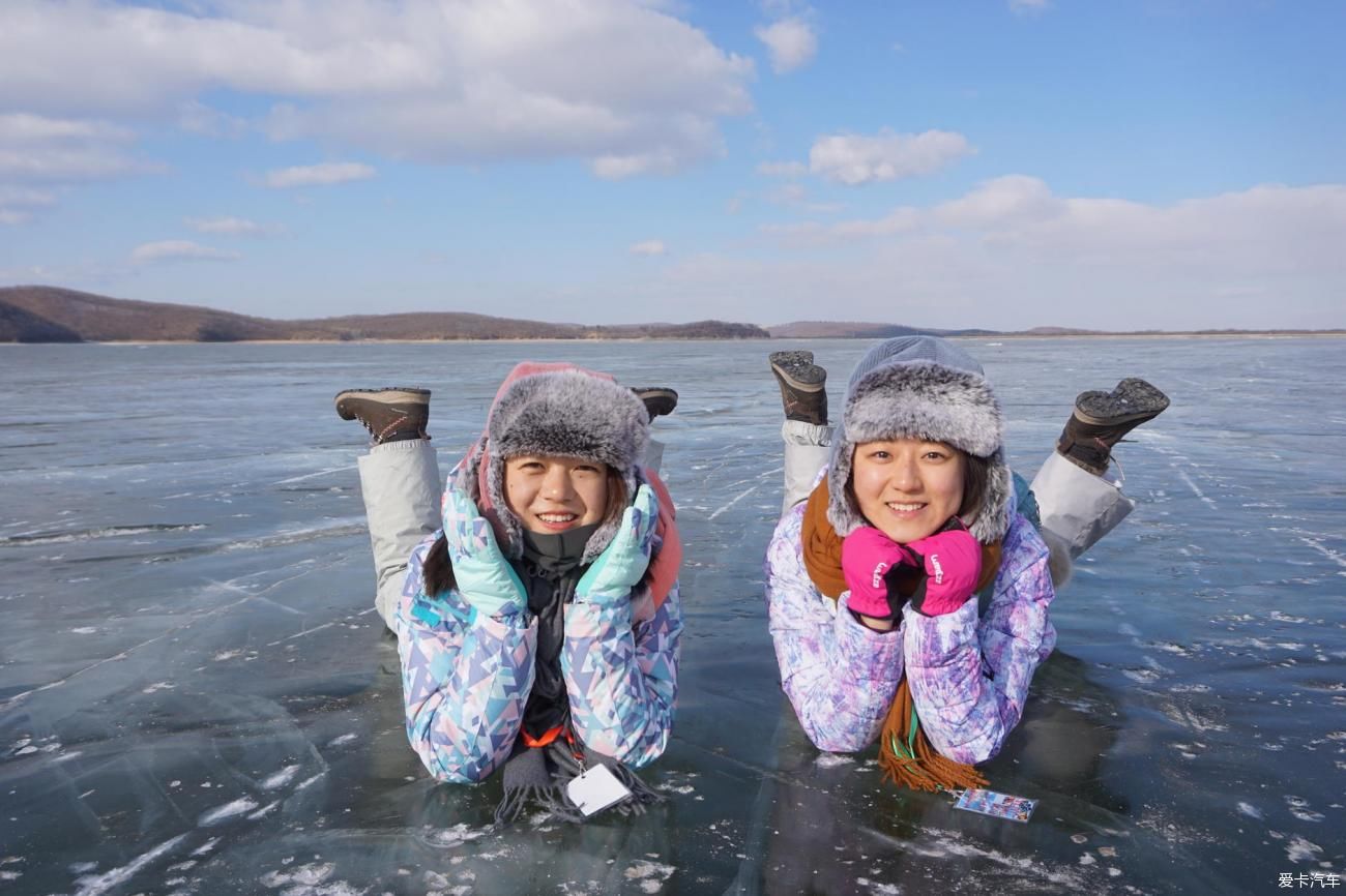 你在南方的艳阳里，大雪纷飞，我在北方的寒夜里，四季如春……