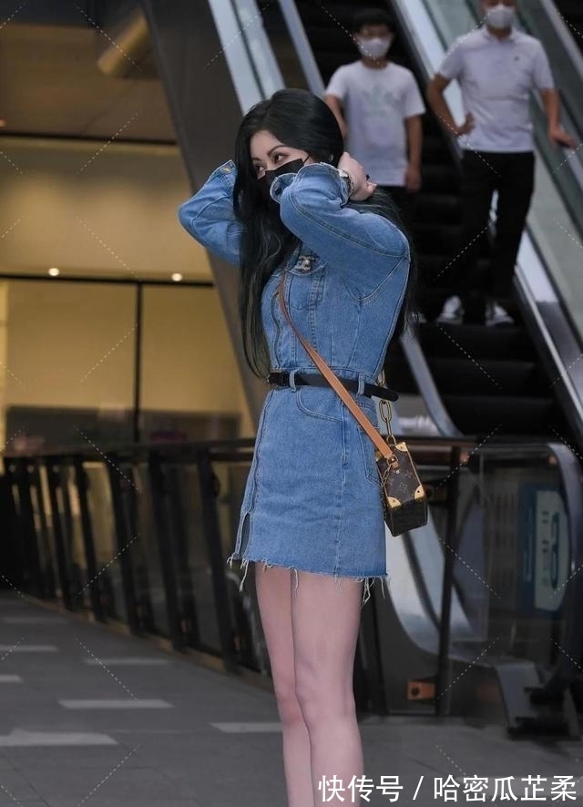 包臀裙 低腰修身的开叉包臀裙,个性靓丽又显身材,增添气质