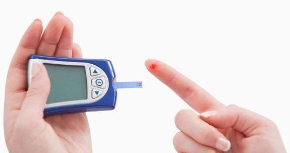 并发症|糖尿病肾病有五个症状，有三个以上，尿毒症是不可避免的！