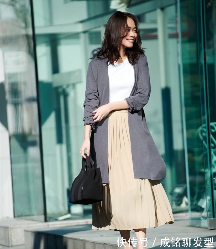 柔美感|女人可以不漂亮但要懂打扮,年过四十多穿这四款外套,时髦又有范