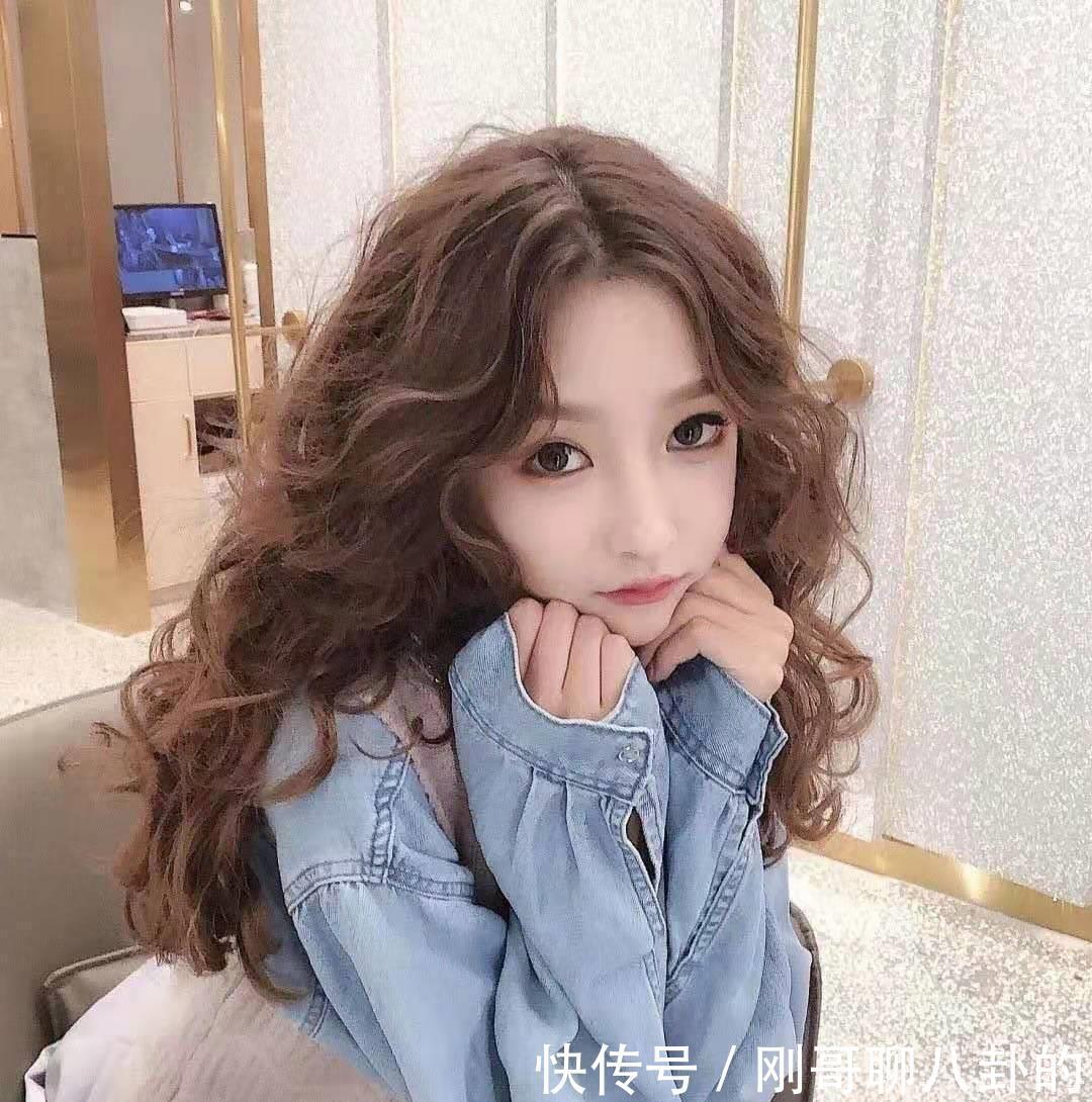 烫小卷|怎么样烫头蓬松还不显老?“烫小卷”最蓬松,时尚洋气又显发量