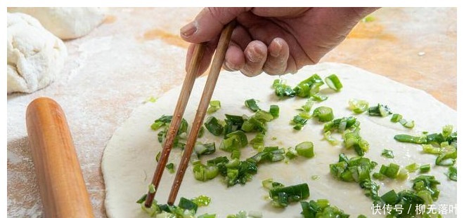 面团|烙好的饼总是发硬终于找到原因了，牢记2点，饼柔软劲道不发硬！