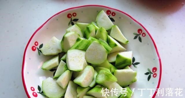 好吃|闺蜜隔三差五吃这菜,补钙又好吃,美白营养两不误,越来越年轻!