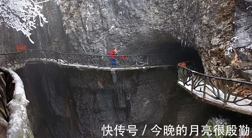 鬼谷子|天门山有一处神秘洞穴，传说有巨蟒守护神仙，这是怎么回事呢？