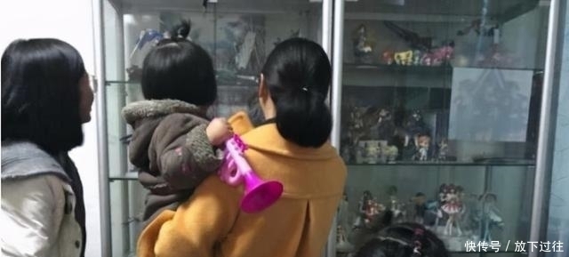 讹钱|“就一塑料玩具还想讹钱?”亲戚孩子摔碎手办,家长耍赖拒绝赔偿