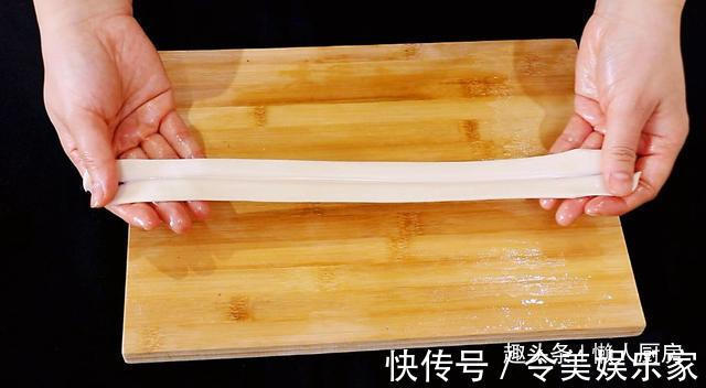 不加任何添加剂，教你做扯面，配上牛肉酱，想想都流口水了