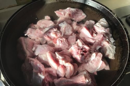 膻味|炖羊汤，这4味料一种都不能少，很多人不知道，难怪羊汤膻味重