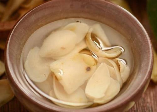 花生米|肺病的天然“克星”来了,每天吃一点,肺越来越好,用过的都说好