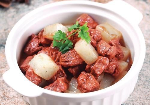 萝卜|牛肉和它是绝配，天冷就要这样吃，炖上一锅暖心又暖胃太香了