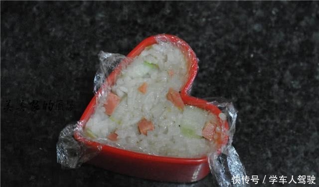 开学了,我每天早上都做它,10分钟上桌,营养好吃还顶饱!