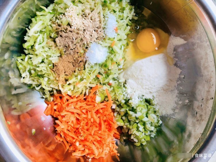 炸丸子，用淀粉还是面粉？教你正确做法，丸子酥香不回软，太香了