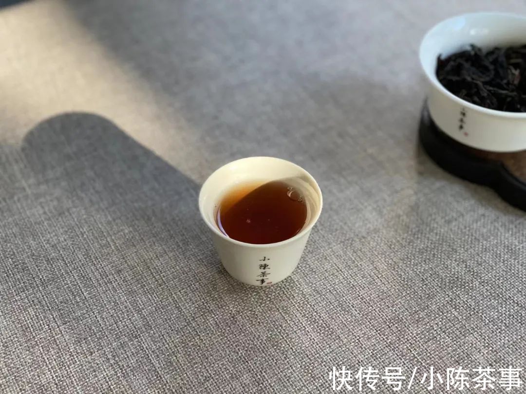 吉尼斯纪录|做旧、乱拼凑、古董高龄，老岩茶值得警惕的，远不止是酸味重