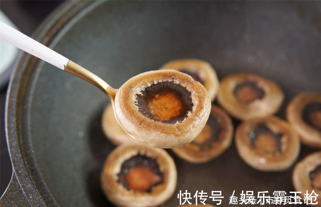 菜市场碰到这菇别手软，买上半斤煮汤，鲜的不得了，家人都爱喝