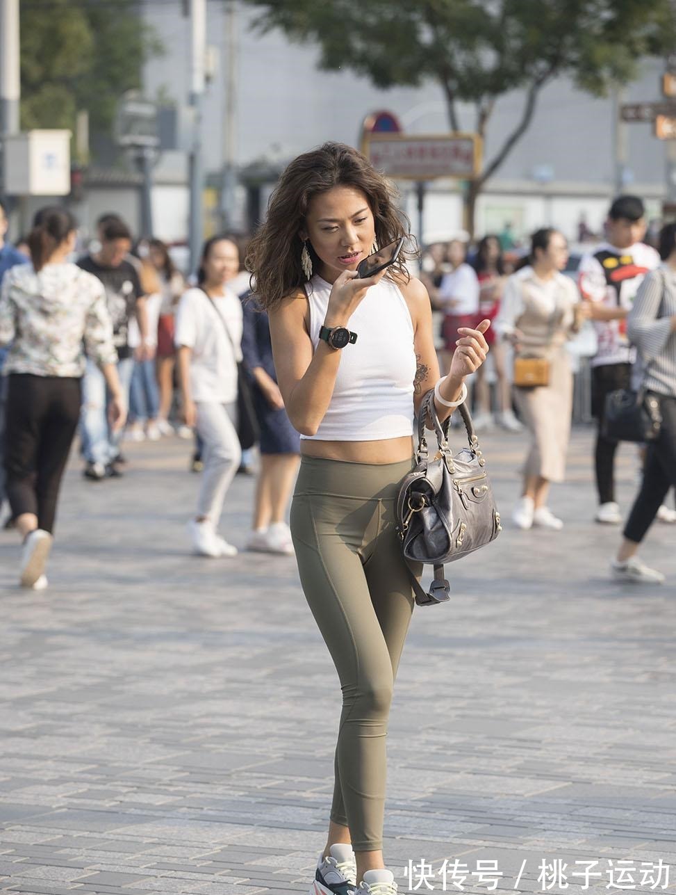 女孩 敢穿瑜伽裤的女孩, 才是好身材!