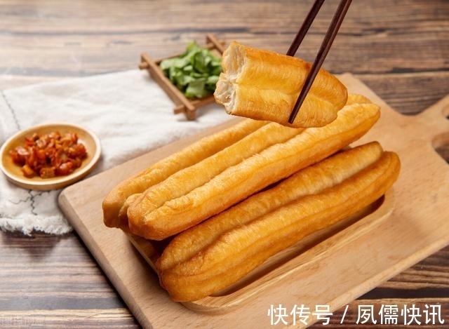 大虎|红薯也能做油条,很多人不知道,不用泡打粉,蓬松酥脆好吃