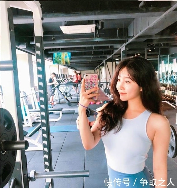 女神|她接触专业的健身训练后，从一个拥有娃娃脸的胖妞蜕变成女神！