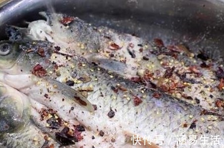 入味|腌腊鱼，光抹盐还不够！再加这2步，腊鱼咸香入味，放再久不变质