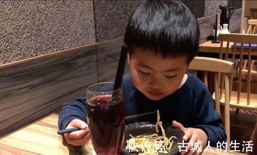 家长|一碗鸡蛋面,却能测试出家庭的三个等级,许多家长正亲手毁了孩子