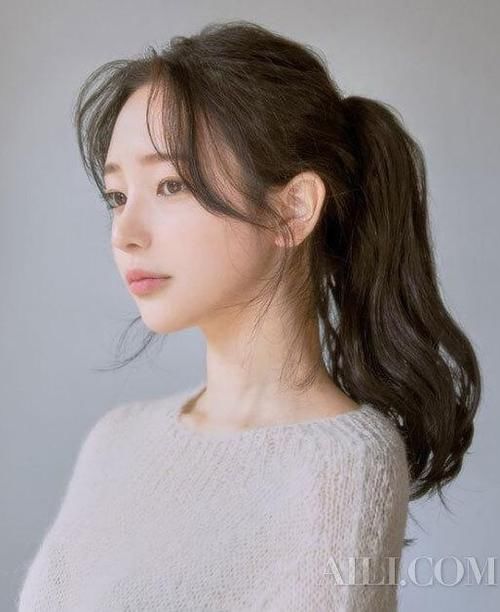 韩系隐藏发圈高低马尾了解一下 尽显高级感