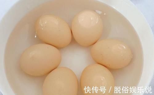 煮鸡蛋是热水下锅还是凉水绝大多数人都弄错,难怪鸡蛋不好剥