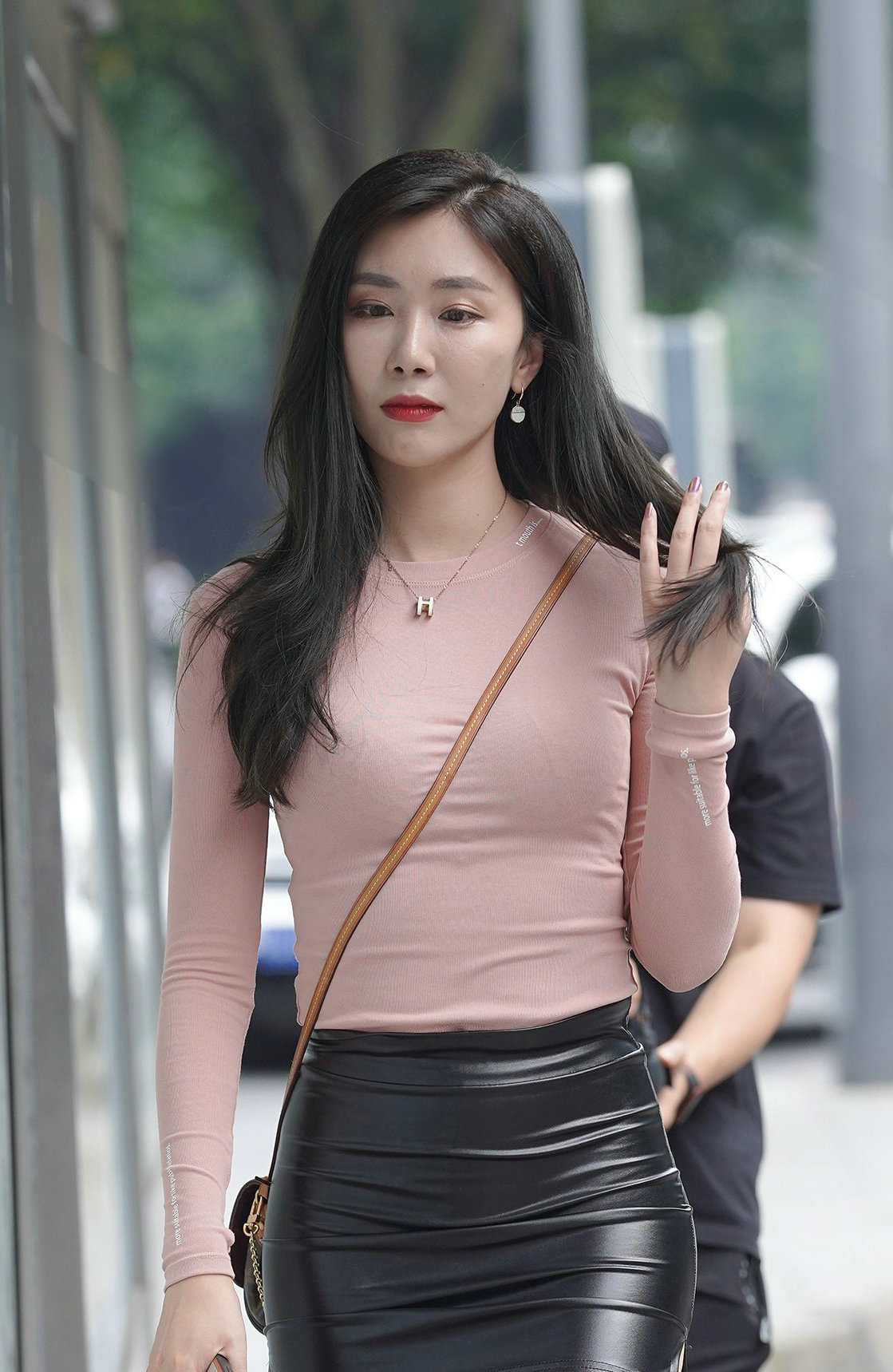 小姐姐|健美裤穿搭,简约时尚又修身,穿出了夏季清凉的休闲的风