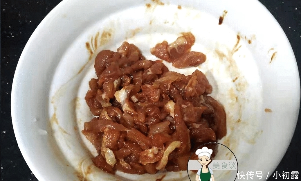 女人都爱的下饭菜,配它一起炒,不仅更鲜香,润肠道,多吃还美容