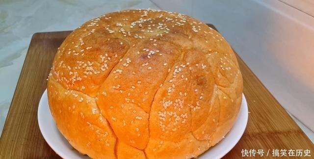 以后面粉就这样做,加3个鸡蛋,不用烤不用蒸,比蛋糕都香甜好吃