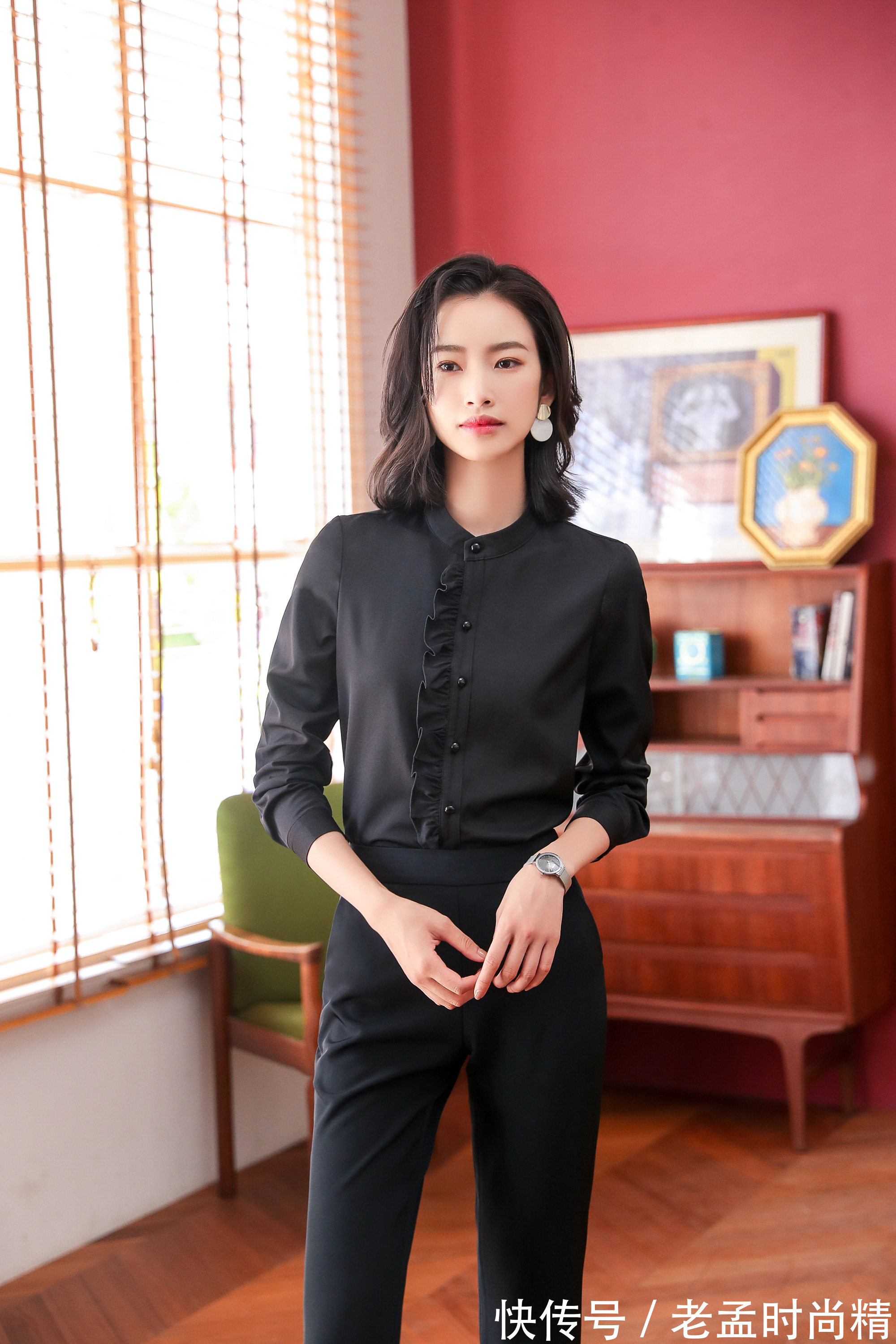 职业套装 黑色衬衫职业套装非常推荐