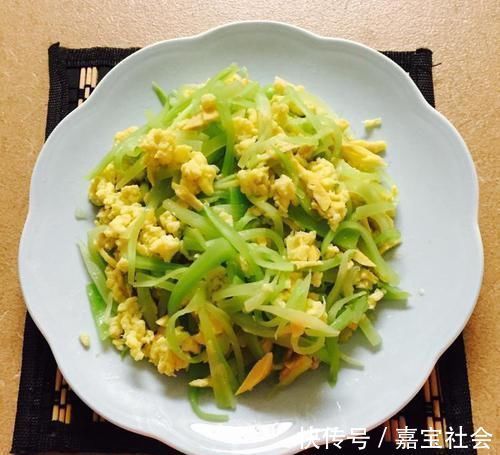 真正的“安神菜”就是它，每天炒一盘，失眠好了，一觉睡到天亮